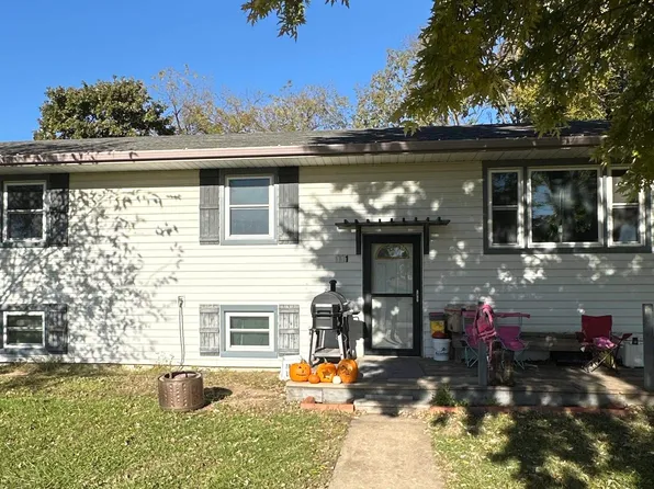 111 Maple St, Eskridge, KS 66423