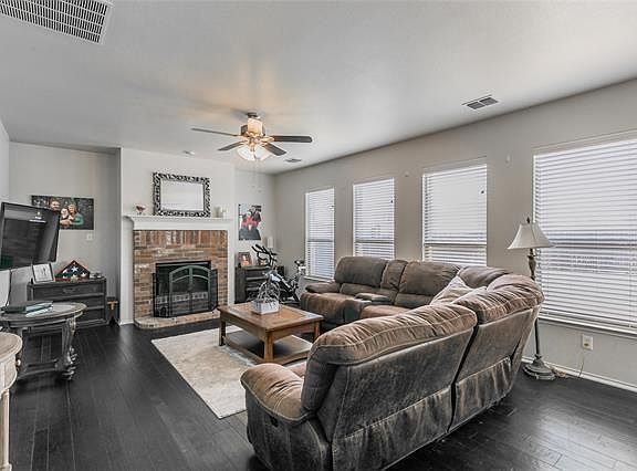 4th image of 3006 Pinecrest Dr