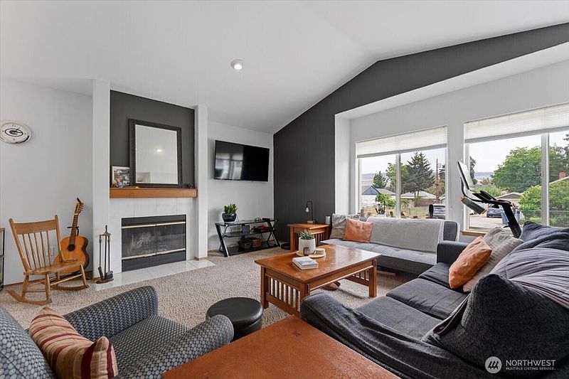 5th image of 1002 Vassar Avenue