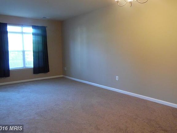 2nd image of 102 Bristow Manor Ln