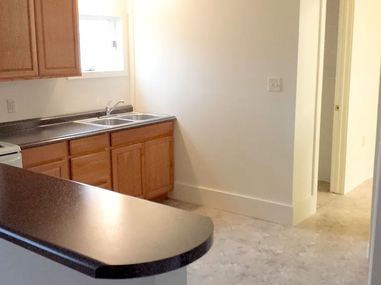 313 1/2 E Jefferson St — Photo 6