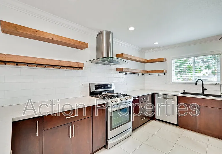 2126 Warmwood Ln — Photo 9
