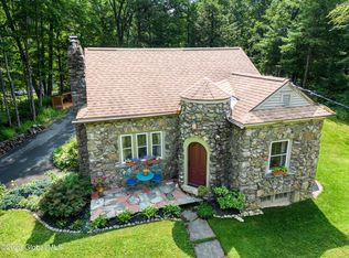 308 Thais Rd, Averill Park, NY 12018