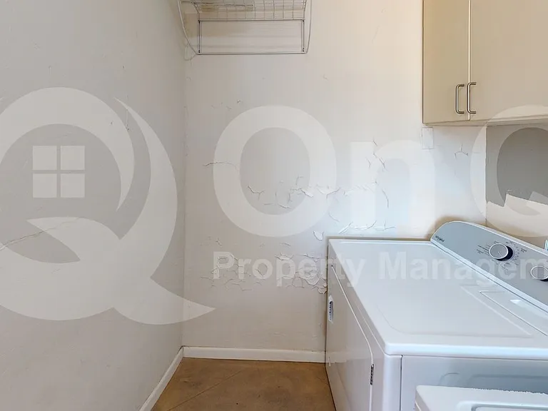 1305 E Water St — Photo 17
