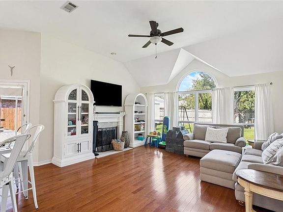 2nd image of 749 Penwood Dr