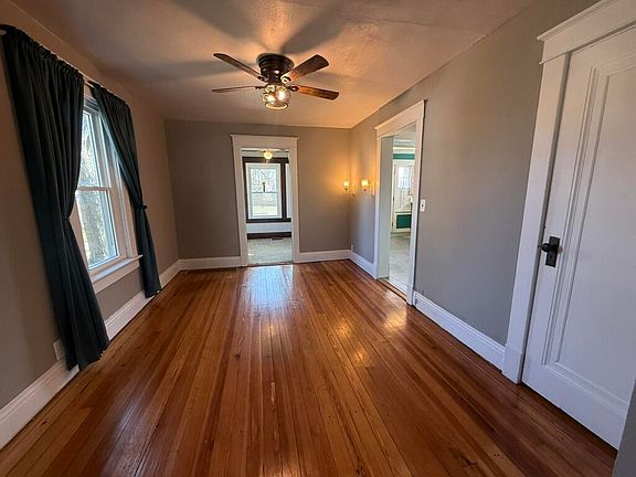 5th image of 421 E Garfield St