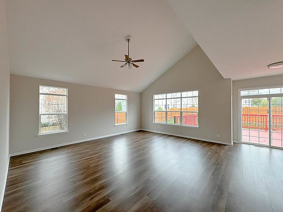 4th image of 406 Glacier Dr