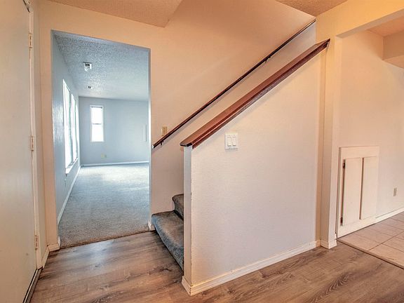 2nd image of 2135 Blue Jay Ln