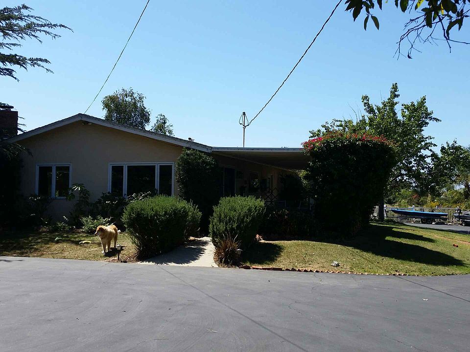 1st image of 811 Poinsettia Way
