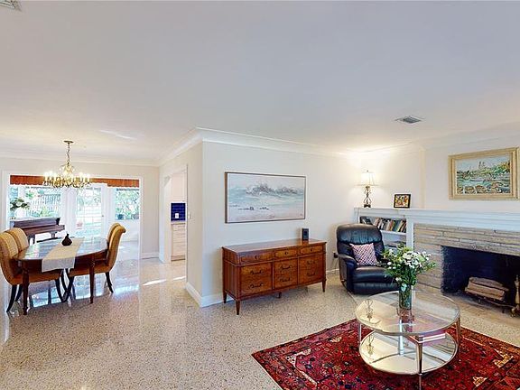 3rd image of 530 Parkview Dr