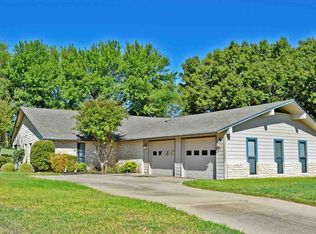 108 Meadowlakes Dr, Meadowlakes, TX 78654
