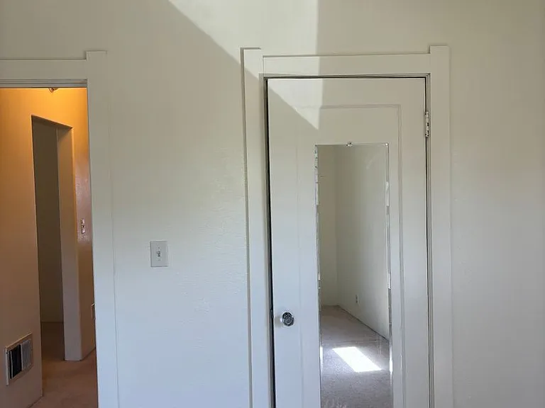 1115 SE Roberts Ave — Photo 16