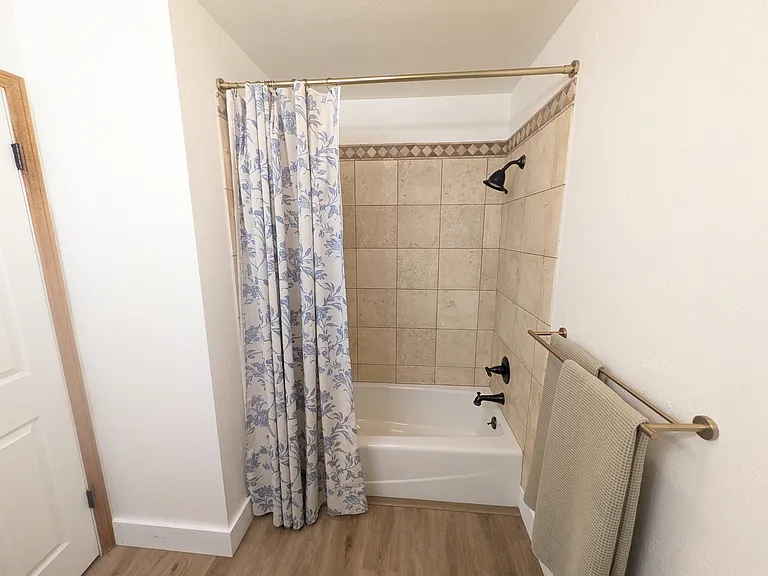 440 Cottonwood Ln — Photo 5