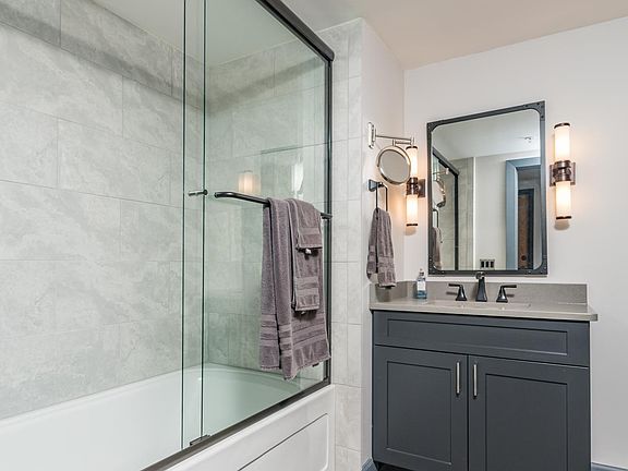 3rd image of 200 Prairie St #Penthouse