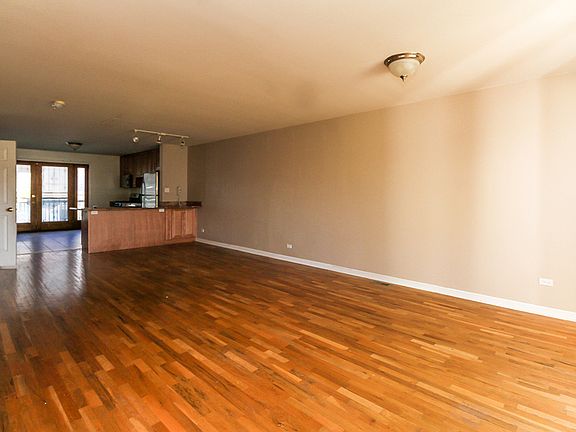 4th image of 8055 S St Lwrnc Ave