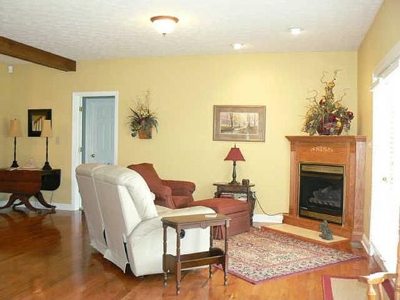 5th image of 349 Cummings Ln