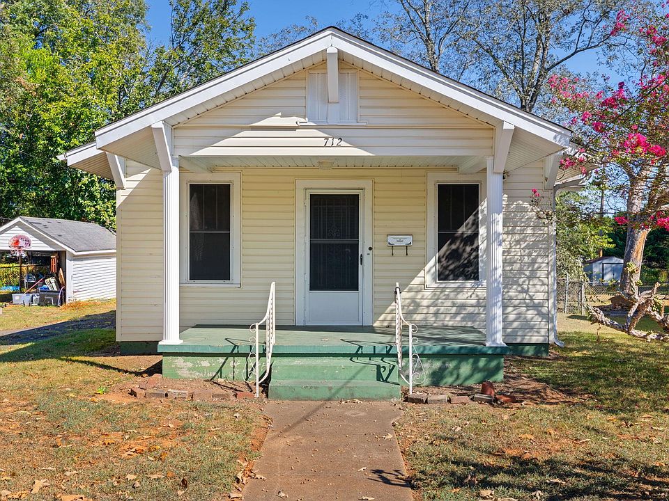 1st image of 712 Water St