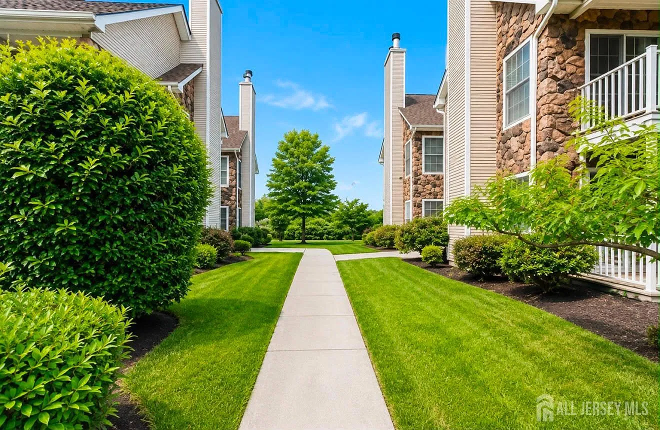 2 bed, 2.0 bath, 1174 sqft, $2,500 — Photo 2