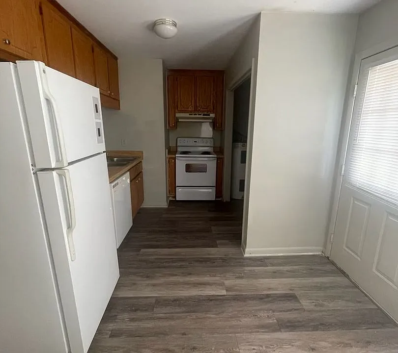 Feemster Lake Apartments