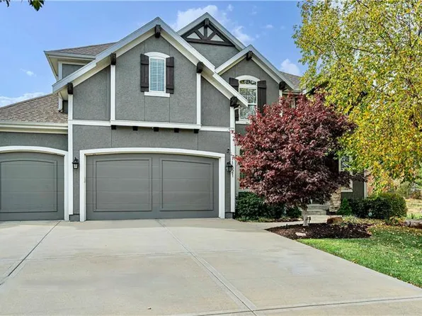 11621 W 154th St, Overland Park, KS 66221