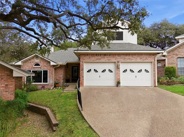 212 Shady Place Dr, Woodway, TX 76712