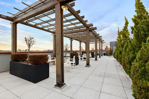 Rented by Compass | media 14