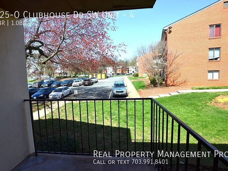 125O Clubhouse Dr SW #4 — Photo 19
