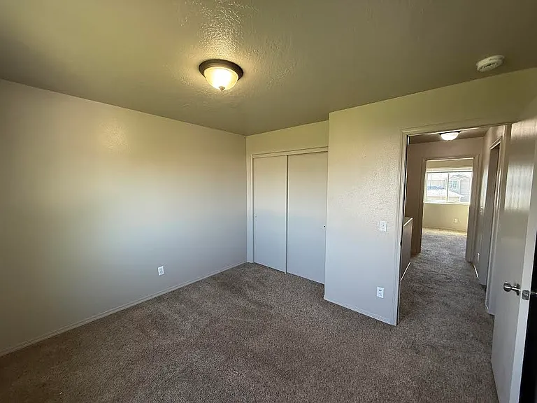 1611 E Coeur D Alene Ave — Photo 7