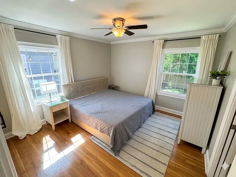 1008 Lindridge Dr NE — Photo 6