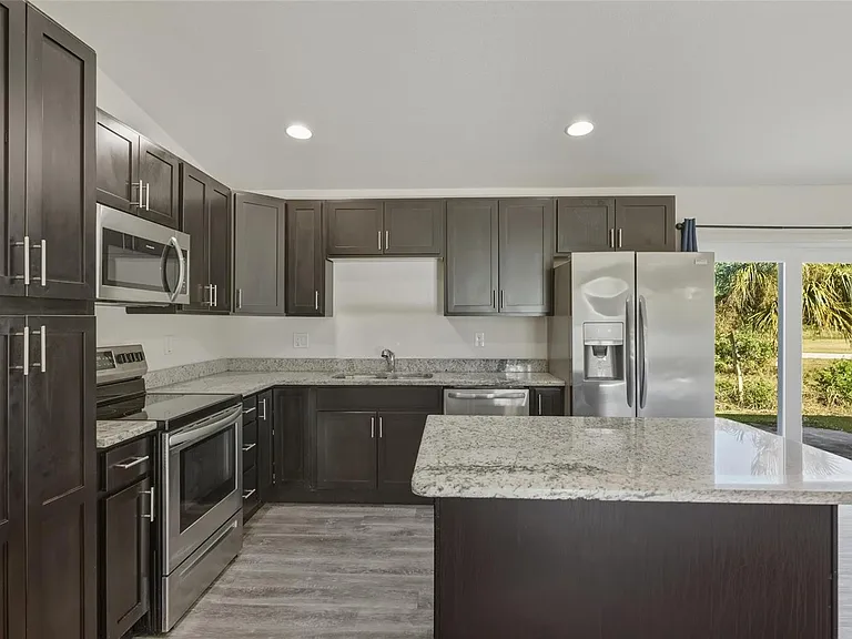 8007 Royal Ct — Photo 12