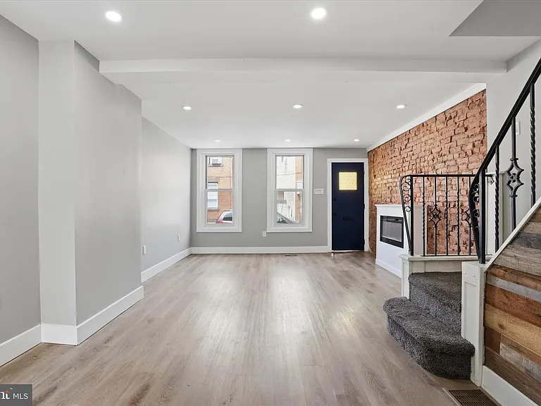 3185 Agate St — Photo 8