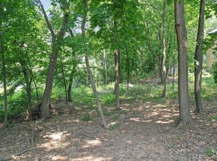 910 Saint Stephens Grn #125, Oak Brook, IL 60523