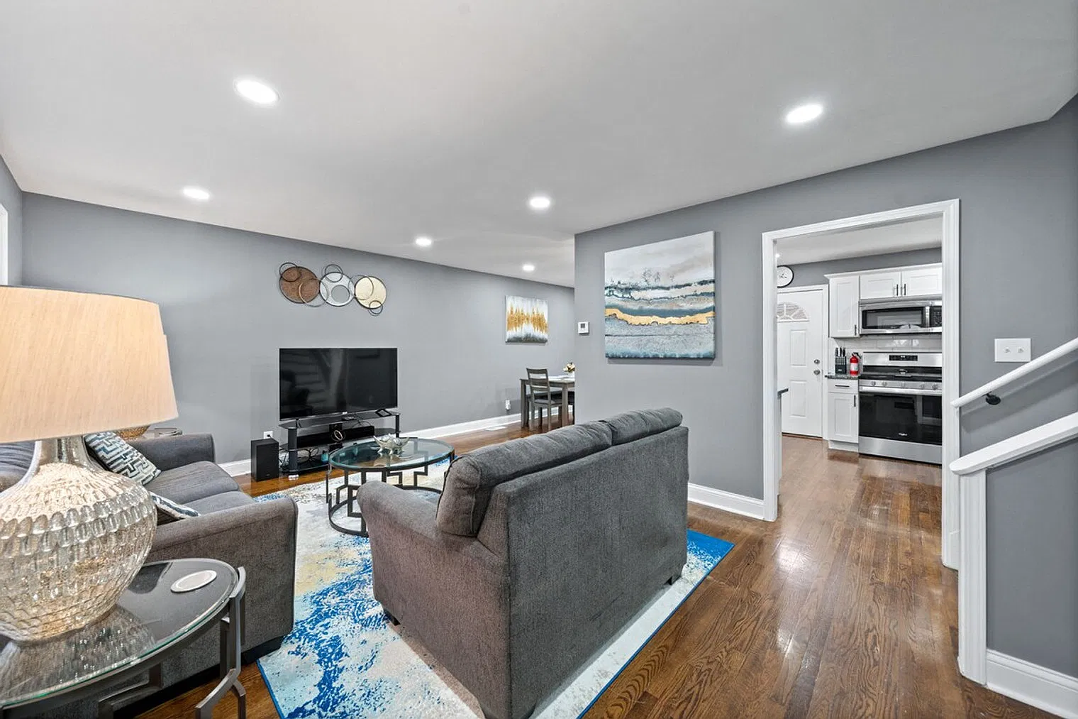 4 bed, 2.0 bath, $18,284 — Photo 2