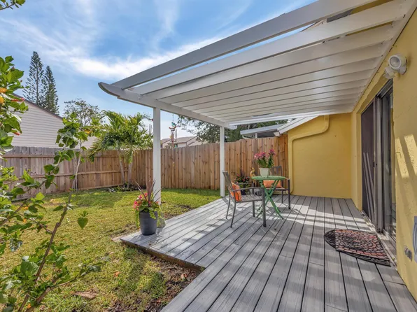 112 Oakwood Drive, Jupiter, FL 33458