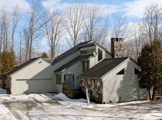 28 Mountain View Dr, Ludlow, VT 05149