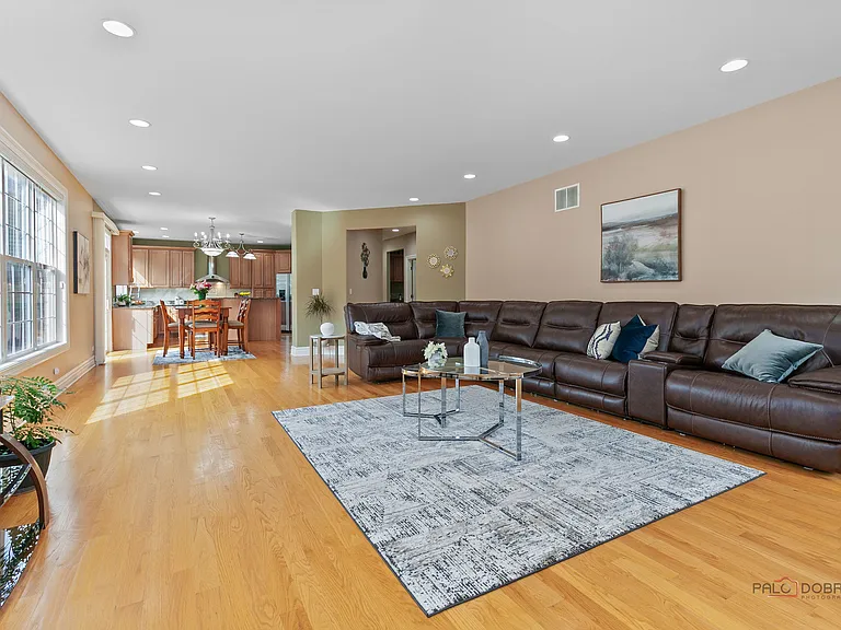 312 Camargo Ct — Photo 16
