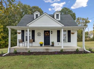 311 Bowling Branch Rd, Cottontown, TN 37048