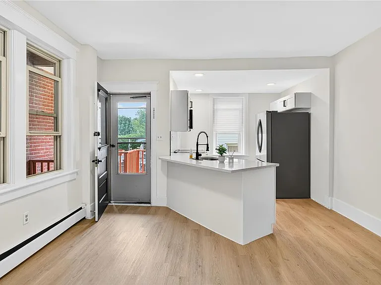 23 W Center St — Photo 12