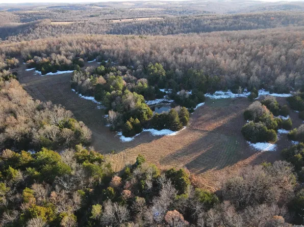 (undisclosed Address), Compton, AR 72624