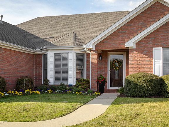 3rd image of 202 Woodfield Ct