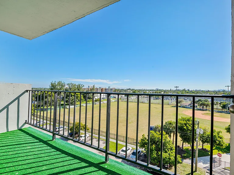 1 Bed 1.5 Bath Model Unit