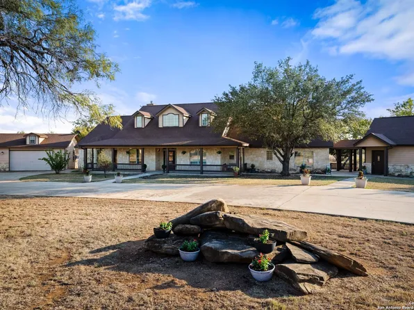 765 E Loop 1604, St Hedwig, TX 78152