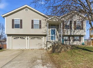 1508 Copeland Ln, Greenwood, MO 64034