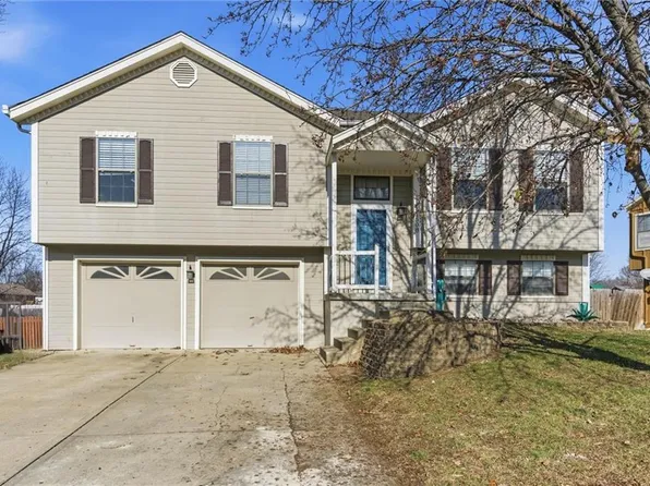 1508 Copeland Ln, Greenwood, MO 64034