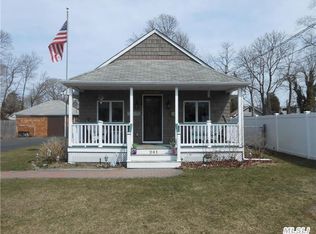 241 Carman St, Patchogue, NY 11772
