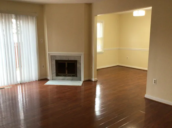 2863 Coors Park Ct, Falls Church, VA 22043