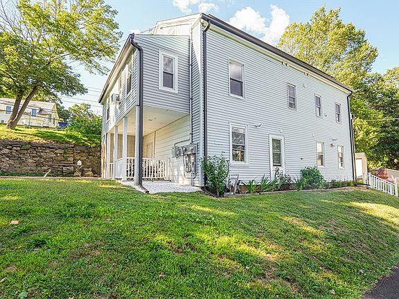 3rd image of 621 Main St