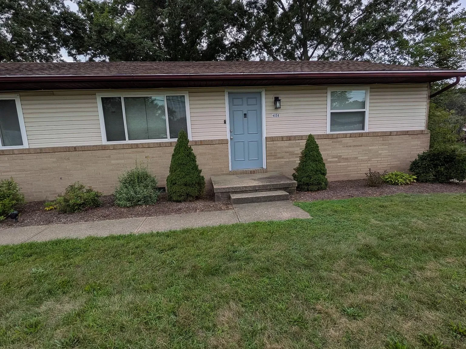 2 bed, 1000 sqft, $1,200 — Photo 2