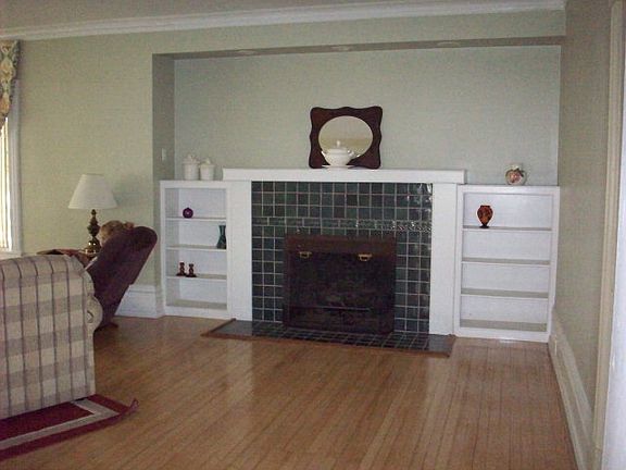 3rd image of 216 N 6th Ave