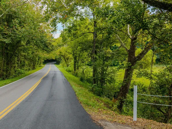 Sims Rd, Sevierville, TN 37876